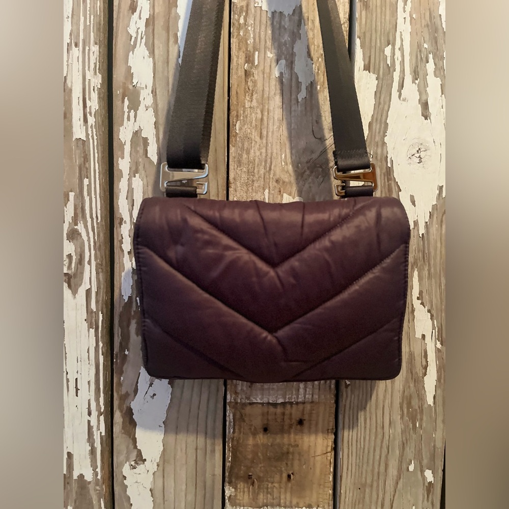 Athleta x Caraa Puffer Crossbody Bag - Grey - Picture 2 of 9